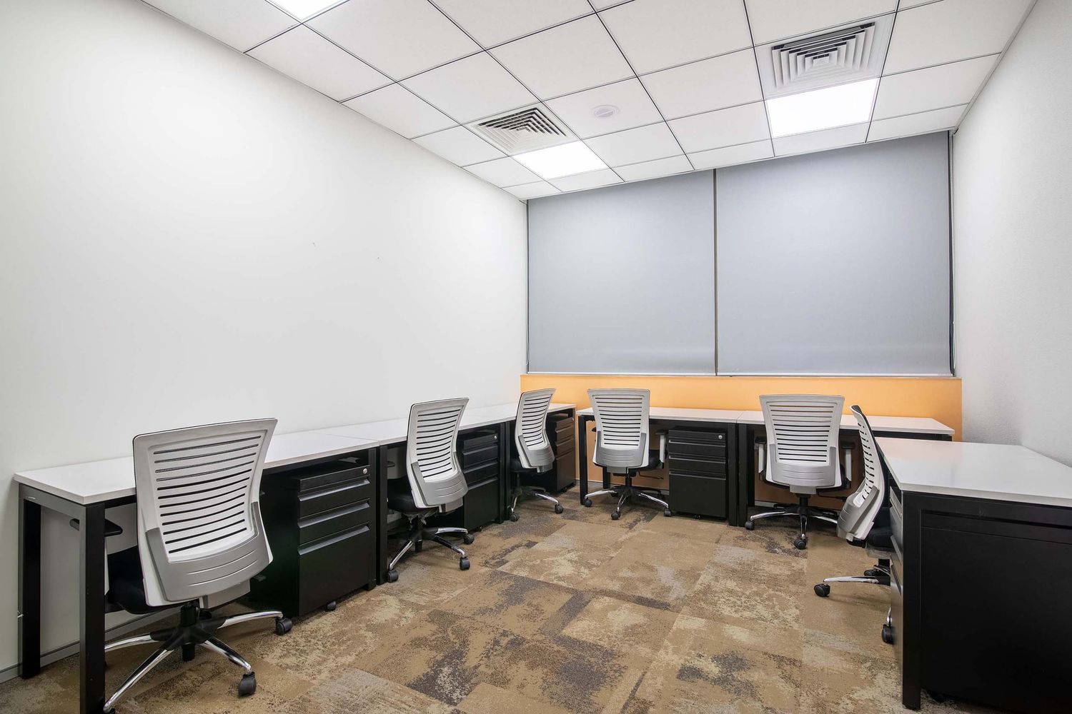All-inclusive access to professional office space for 10 persons in West Allis